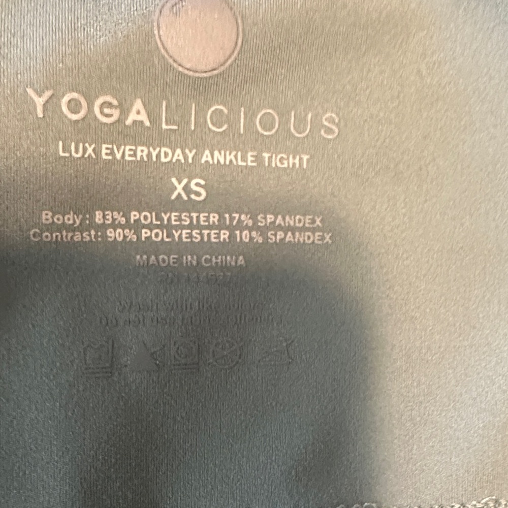 Yogalicious Lux Ankle Tight in Black
